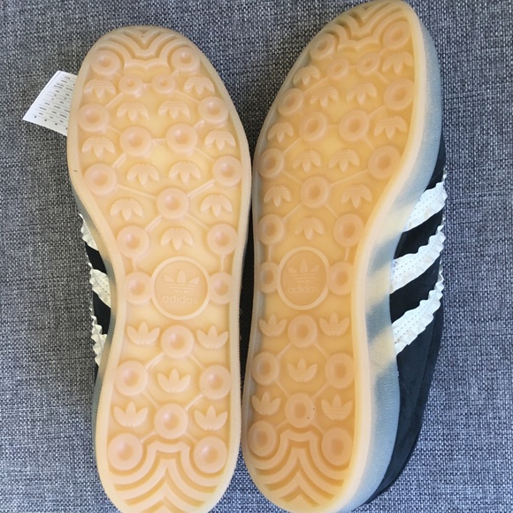 Adidas Gazelle Indoor Shoe, Core Black/Cream White/Gum - Picture 5 of 7